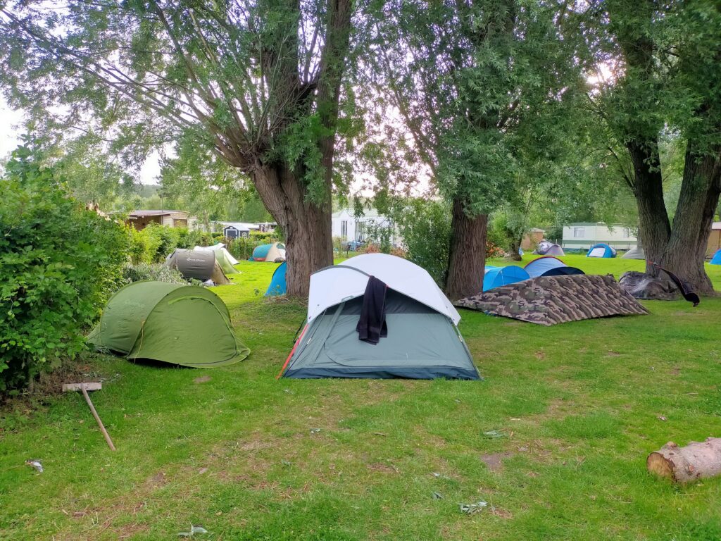 Emplacement camping pour tente à Eperlecques