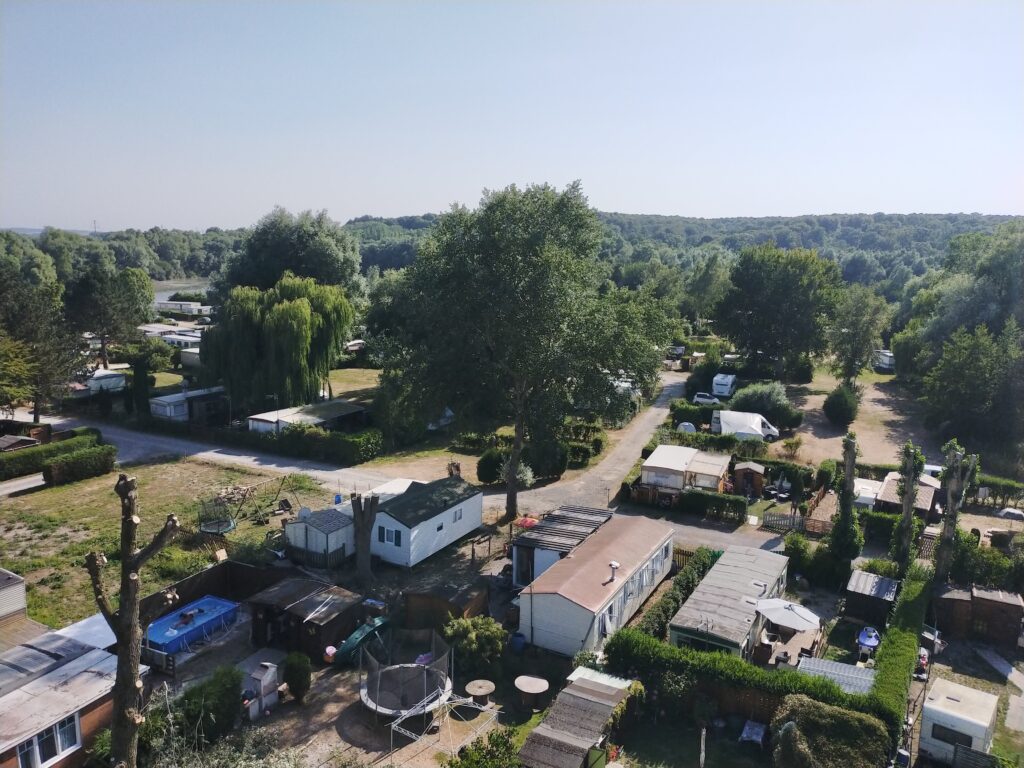 Vue générale des mobil-homes, emplacements et résidentiels